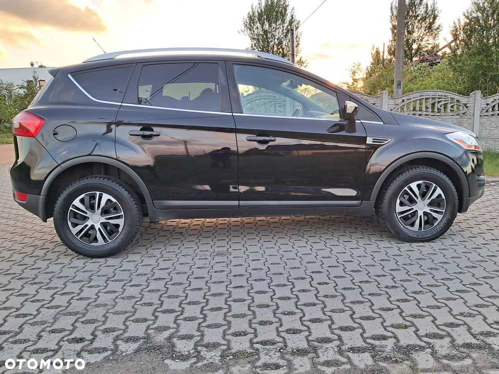 Ford Kuga 2.0 TDCi 2x4 Titanium - 8