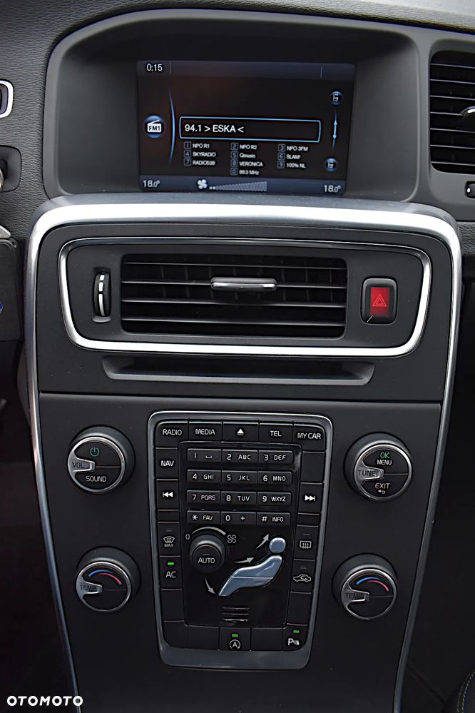 Volvo V60 DRIVe Momentum - 22