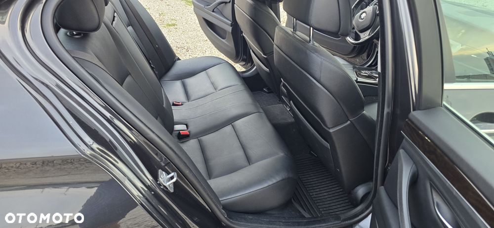 BMW Seria 5 530d xDrive - 17