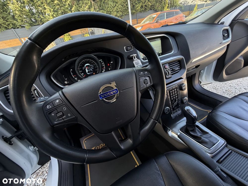Volvo V40 D4 Geartronic Momentum - 35