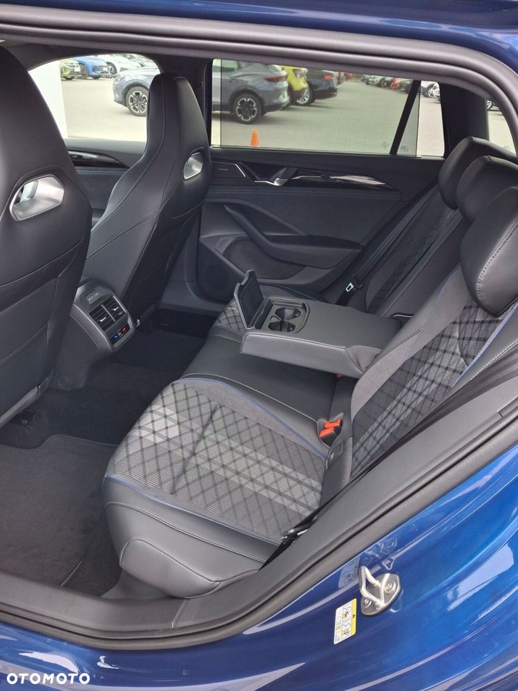 Volkswagen Passat - 20