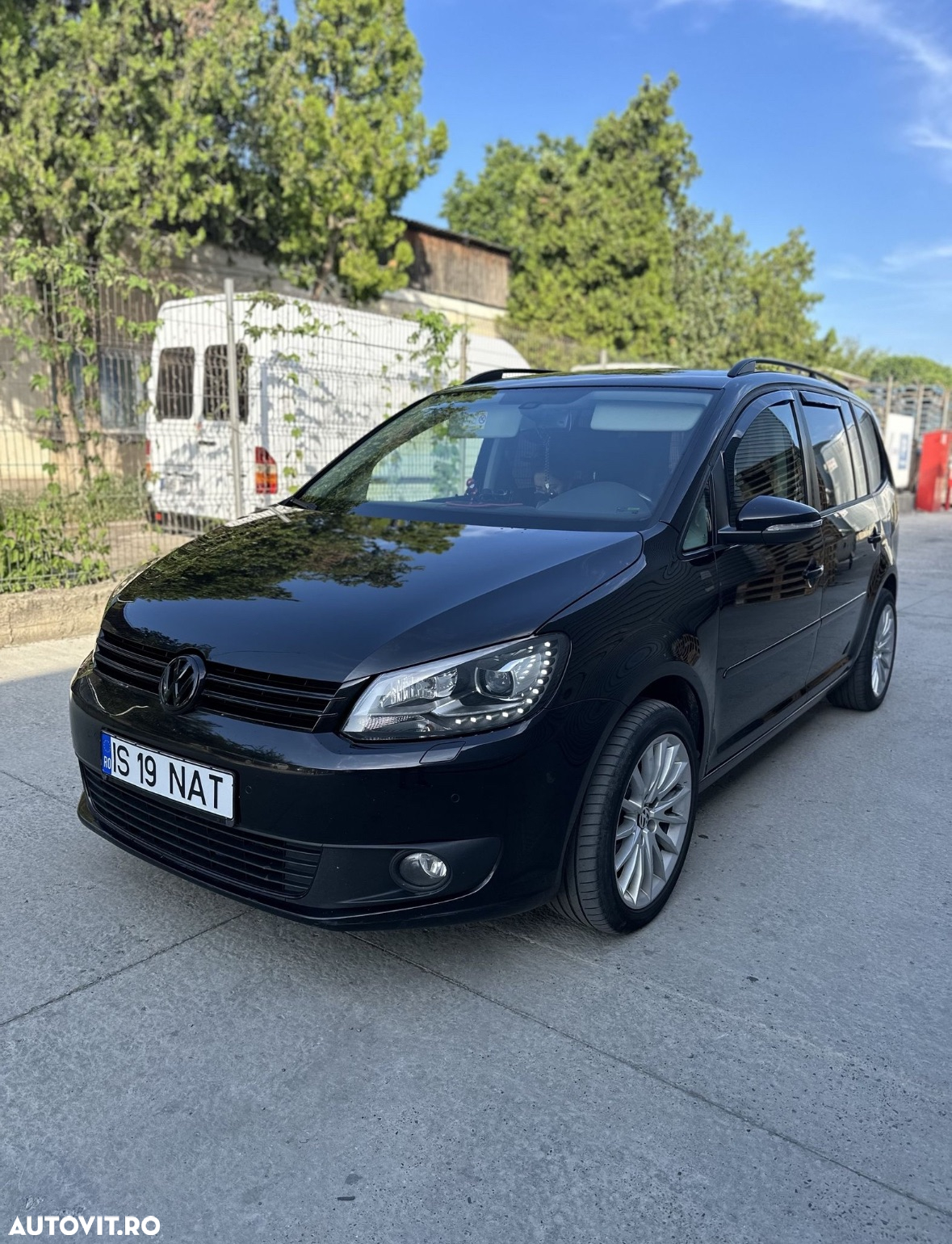 Volkswagen Touran 2.0 TDI DPF DSG Comfortline - 2