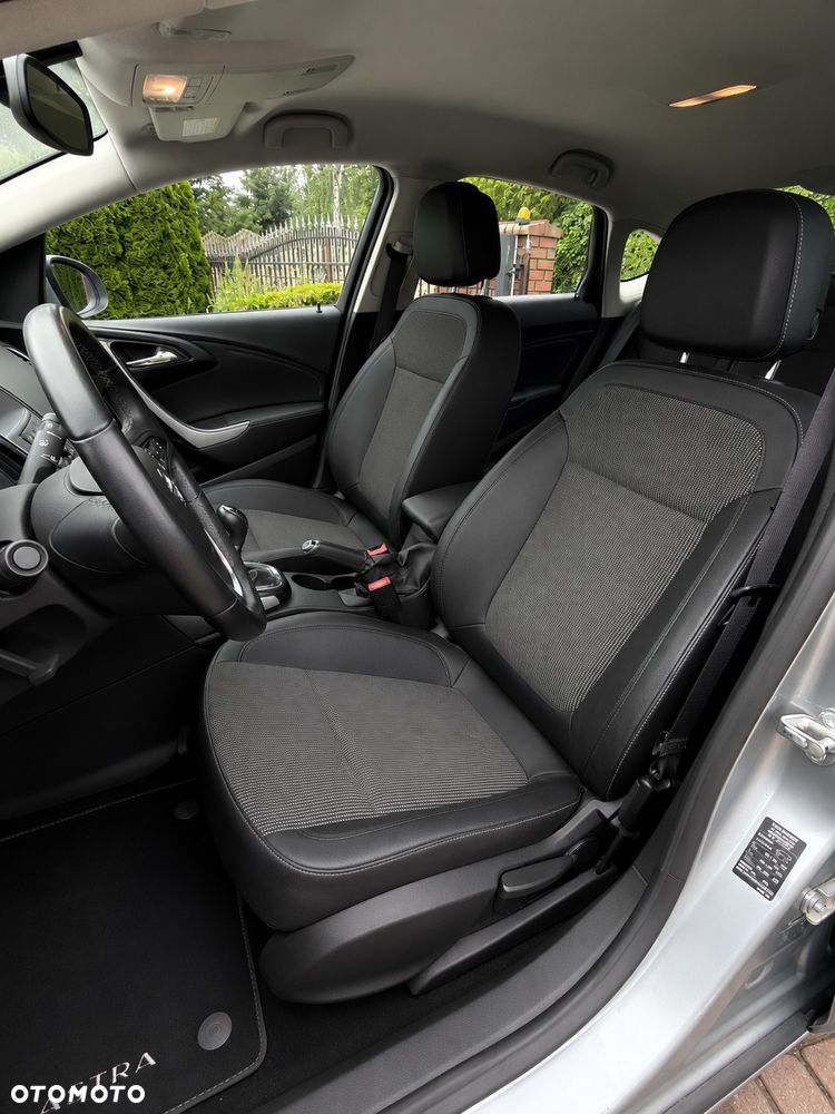 Opel Astra 1.4 ecoFLEX Cosmo - 11