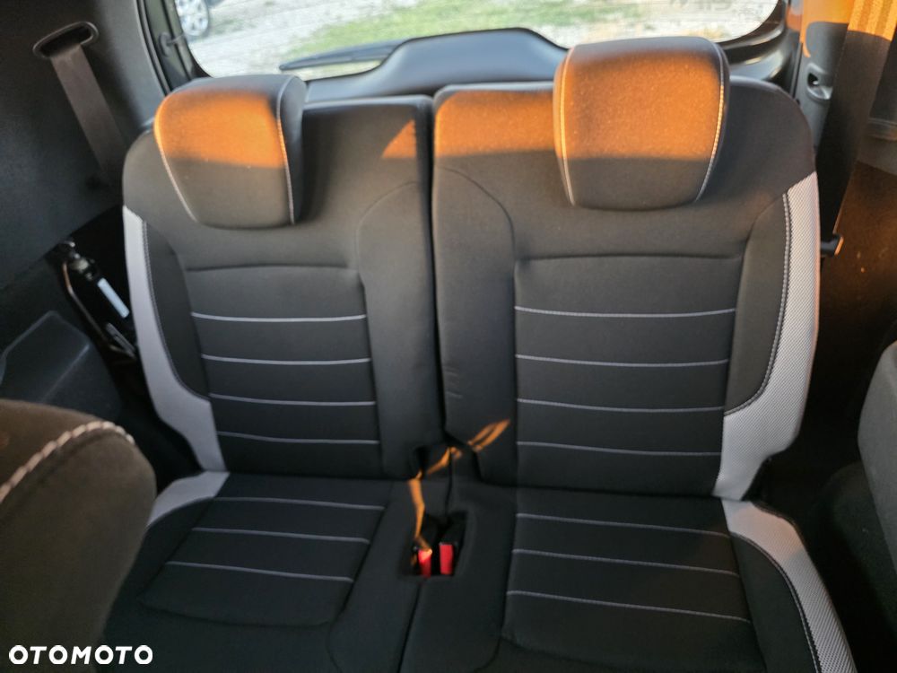 Dacia Lodgy SCe 100 Stepway - 19