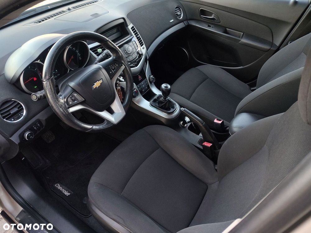 Chevrolet Cruze - 14