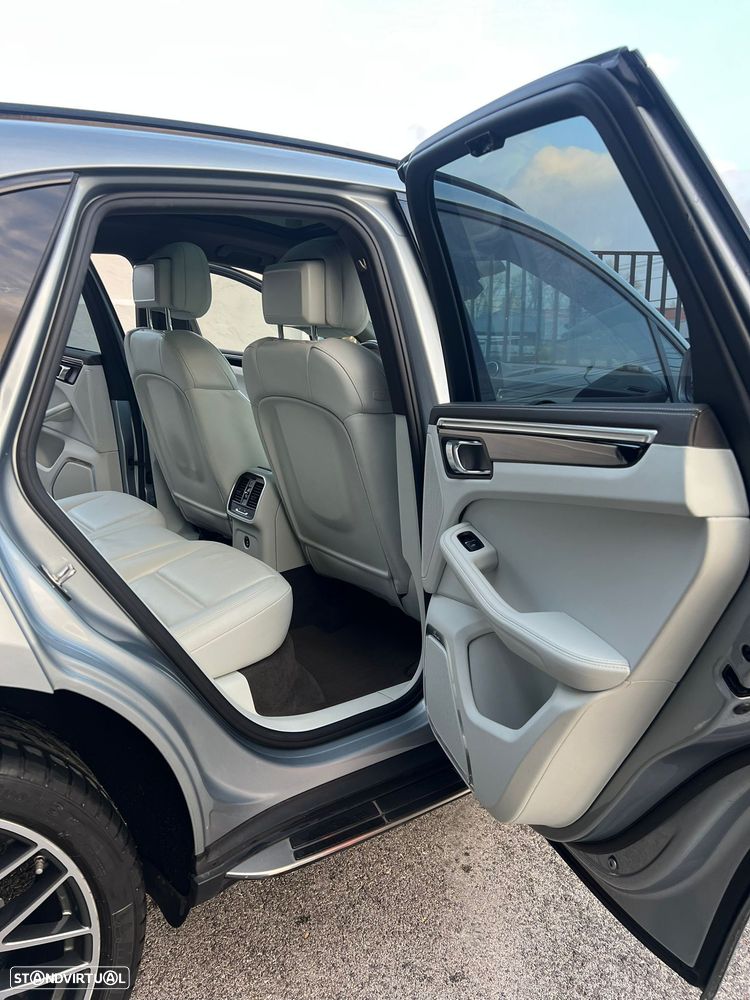 Porsche Macan S - 9