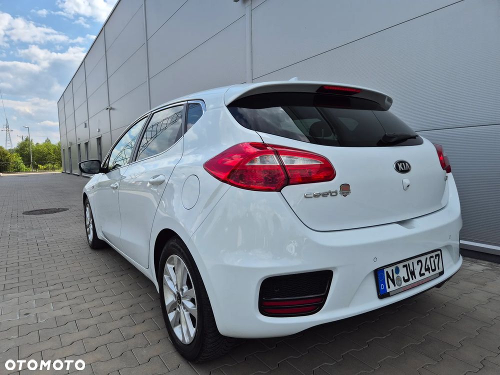 Kia Ceed 1.4 CVVT Dream-Team Edition - 5