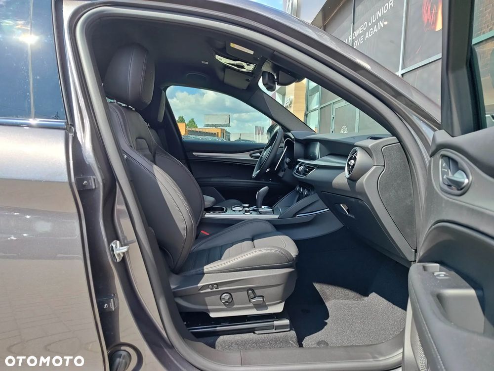 Alfa Romeo Stelvio 23 - 11
