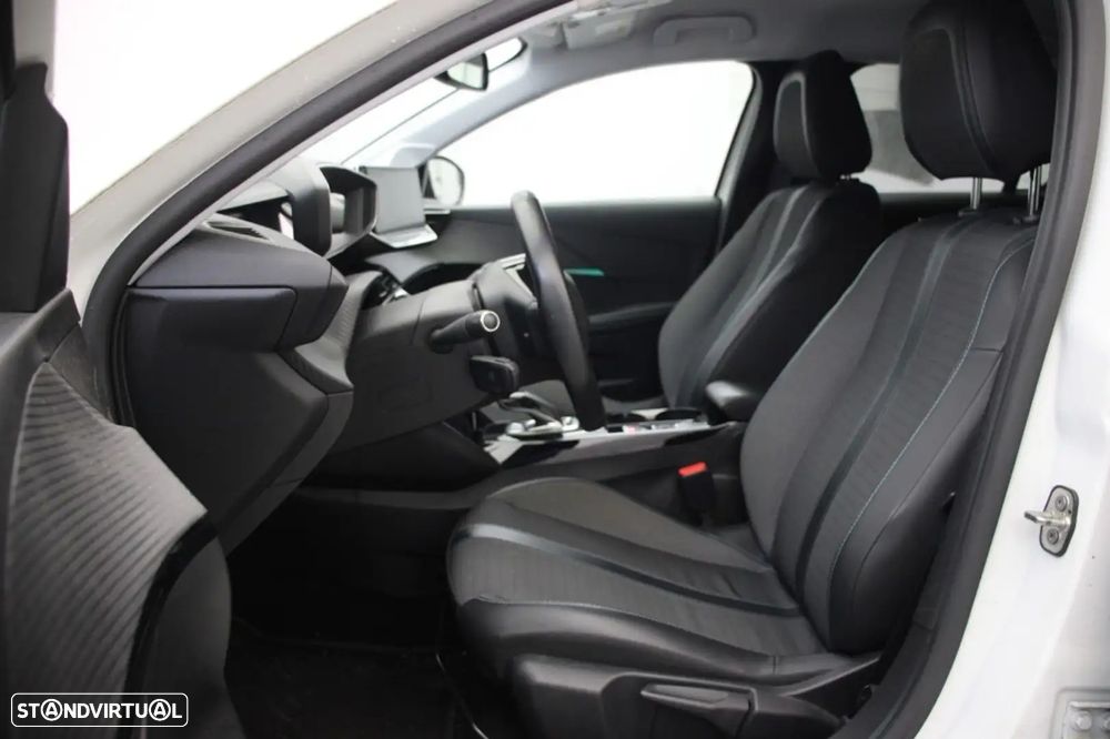 Peugeot e-208 Allure - 4