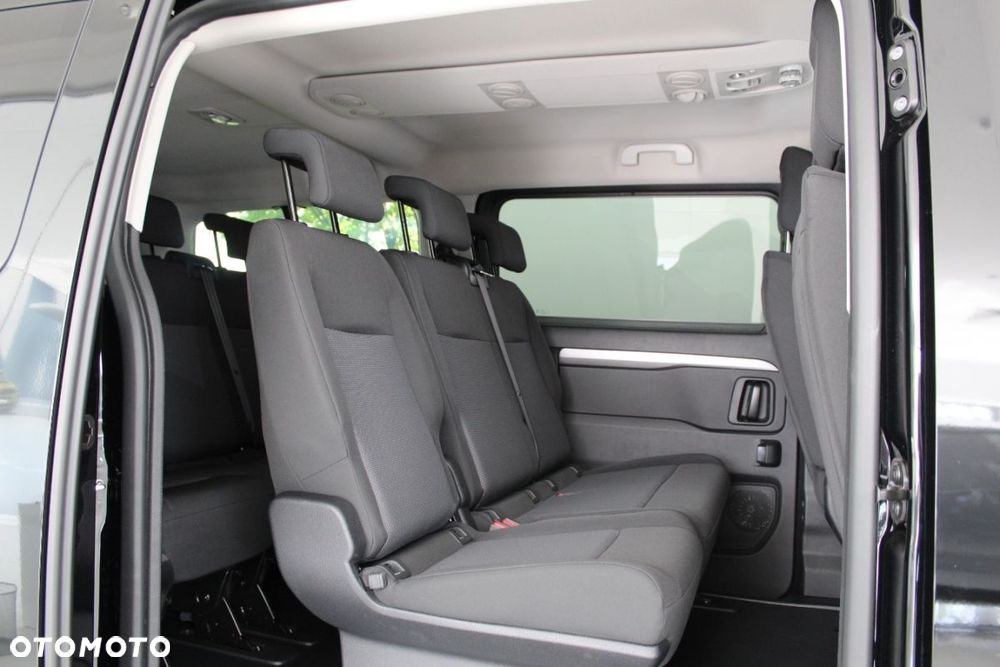 Peugeot Traveller - 12