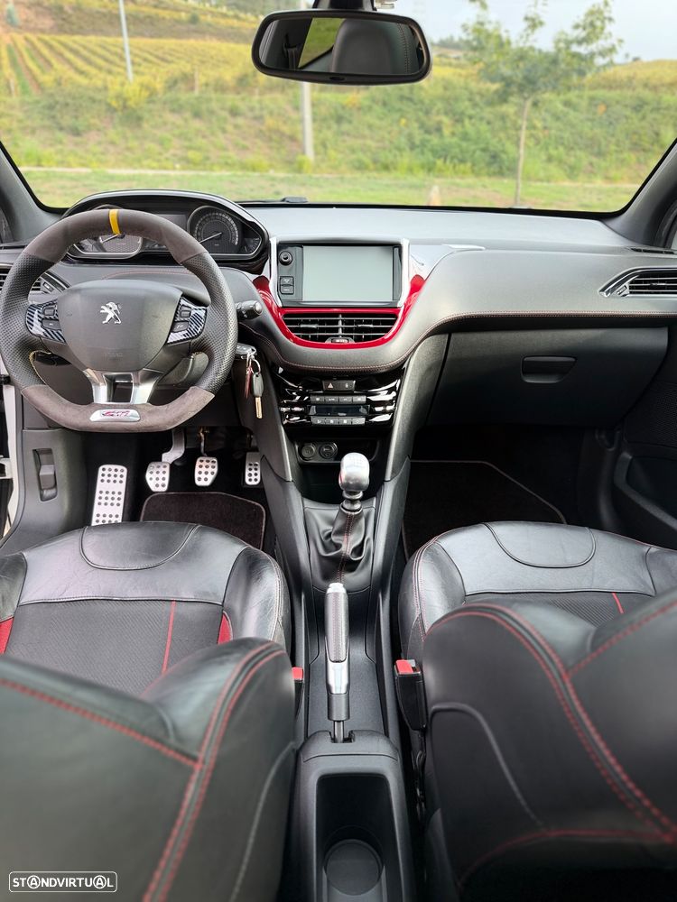 Peugeot 208 GTI 200 THP - 21