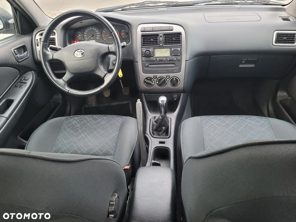 Toyota Avensis - 15