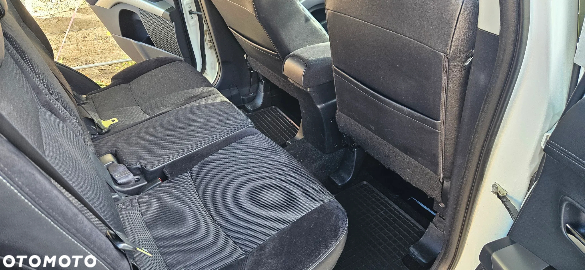 Mitsubishi Outlander 2.0 Intense + 2WD EU5 - 8