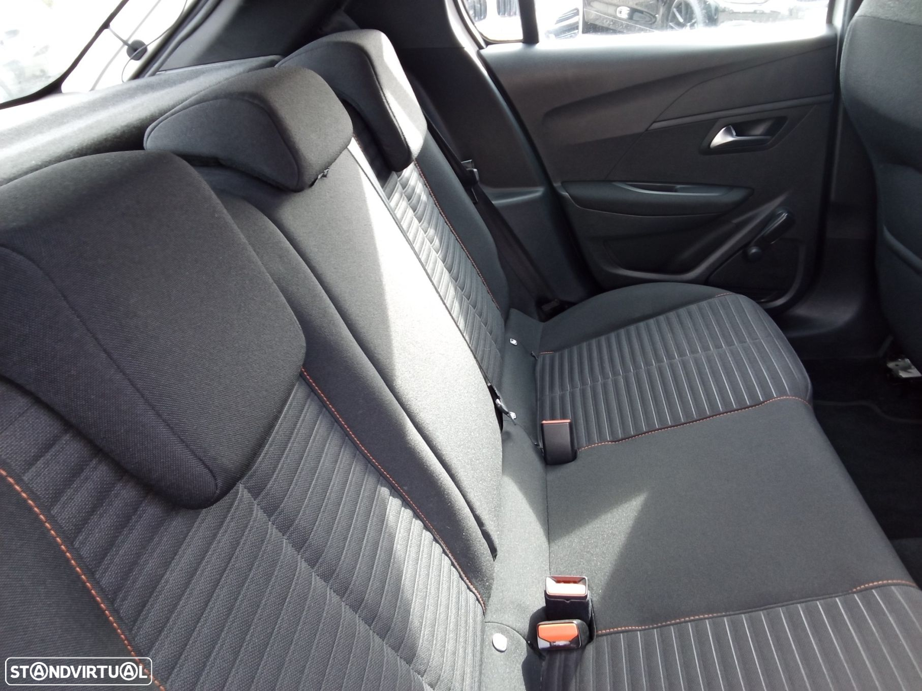 Peugeot 208 1.2 PureTech Active - 19