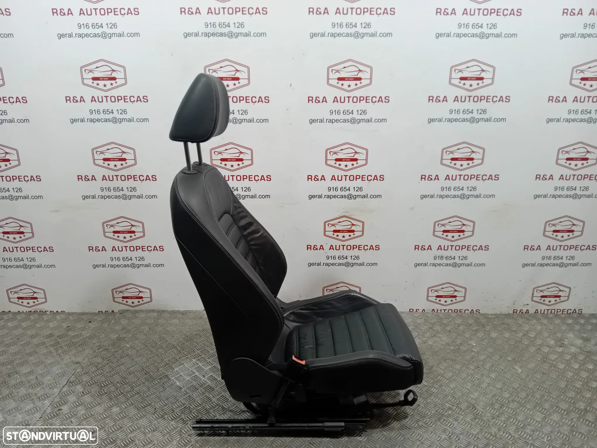 Conjunto de Bancos VW Scirocco em Pele - 17