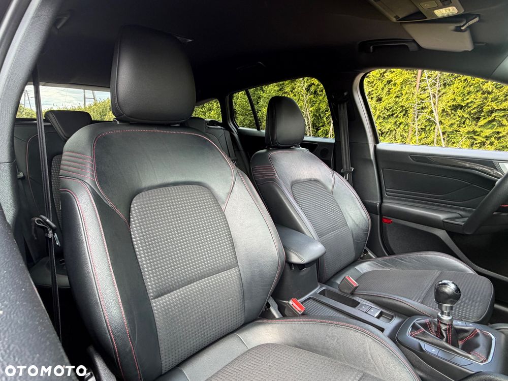 Ford Focus 1.5 EcoBlue Start-Stopp-System ST-LINE - 33