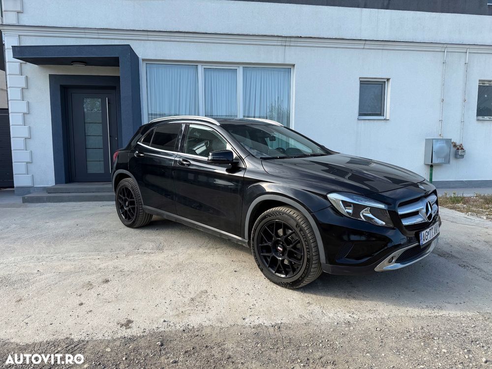 Mercedes-Benz GLA 250 4MATIC 7G-DCT - 3
