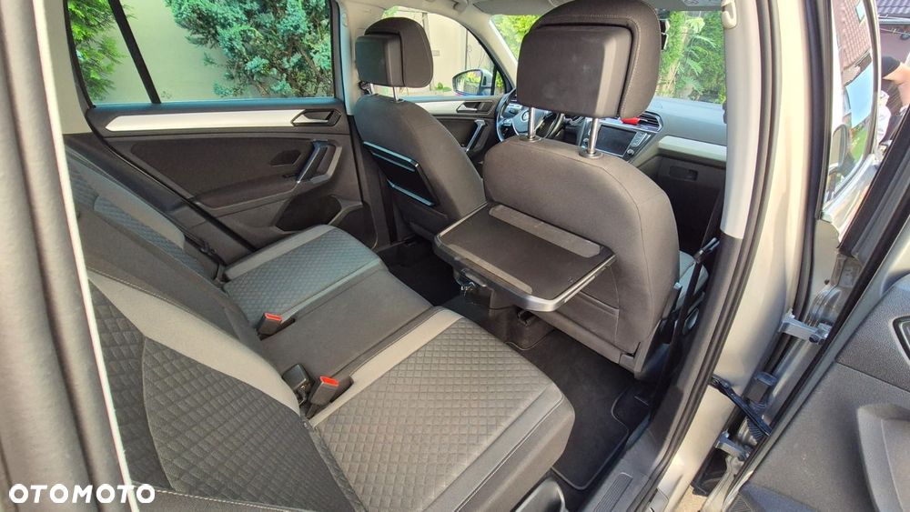 Volkswagen Tiguan - 11