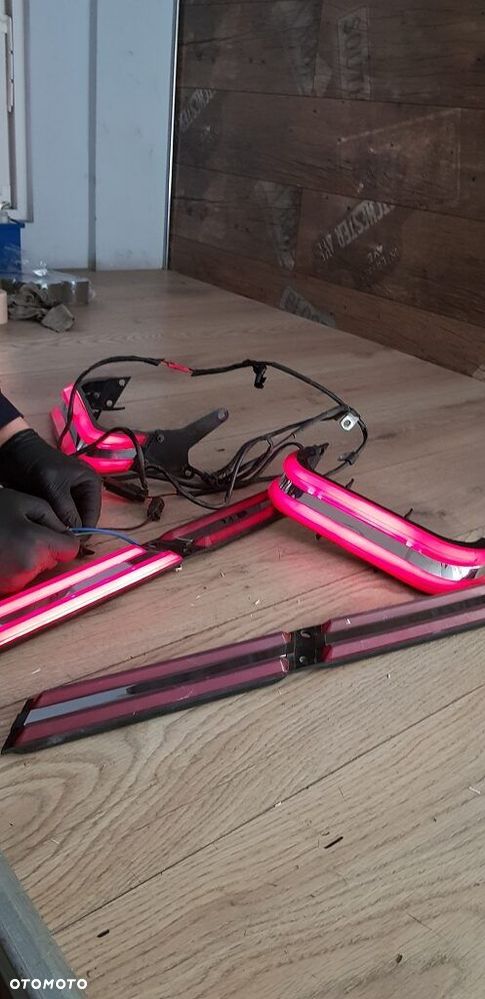 Oświetlenie led na relingi kufrów Harley Electra Road King Touring - 11