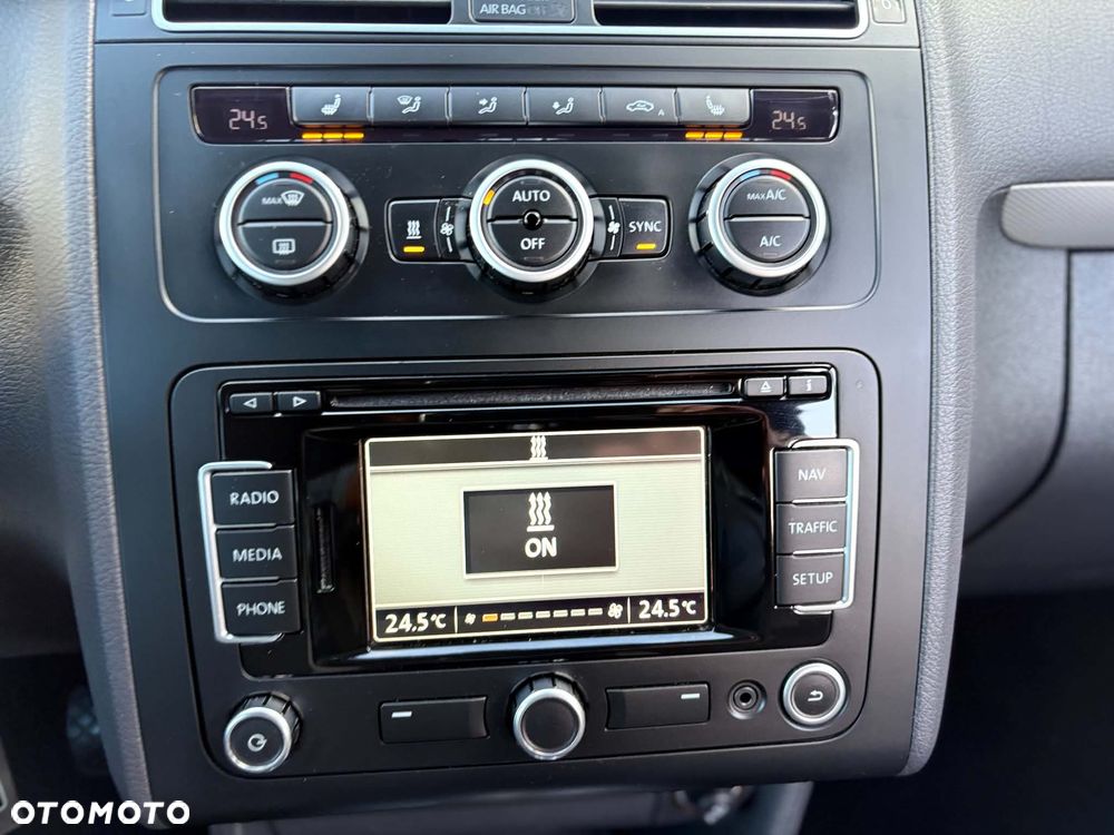 Volkswagen Touran 2.0 TDI DPF BlueMotion Technology DSG Highline - 16