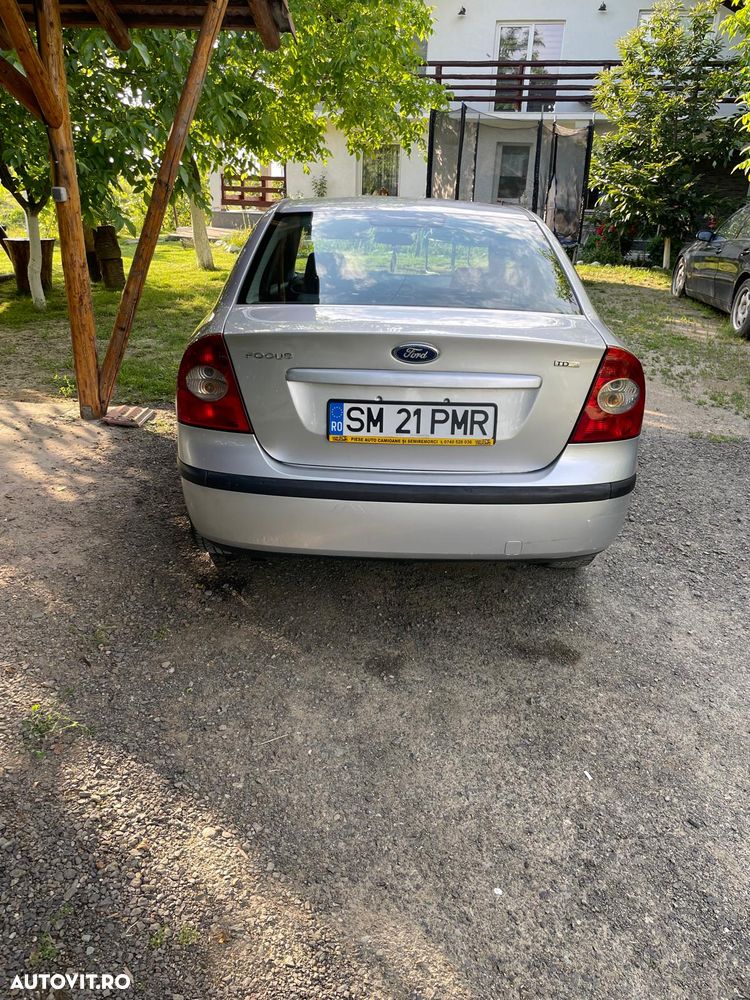 Ford Focus 1.8 TDCi Ambiente - 4