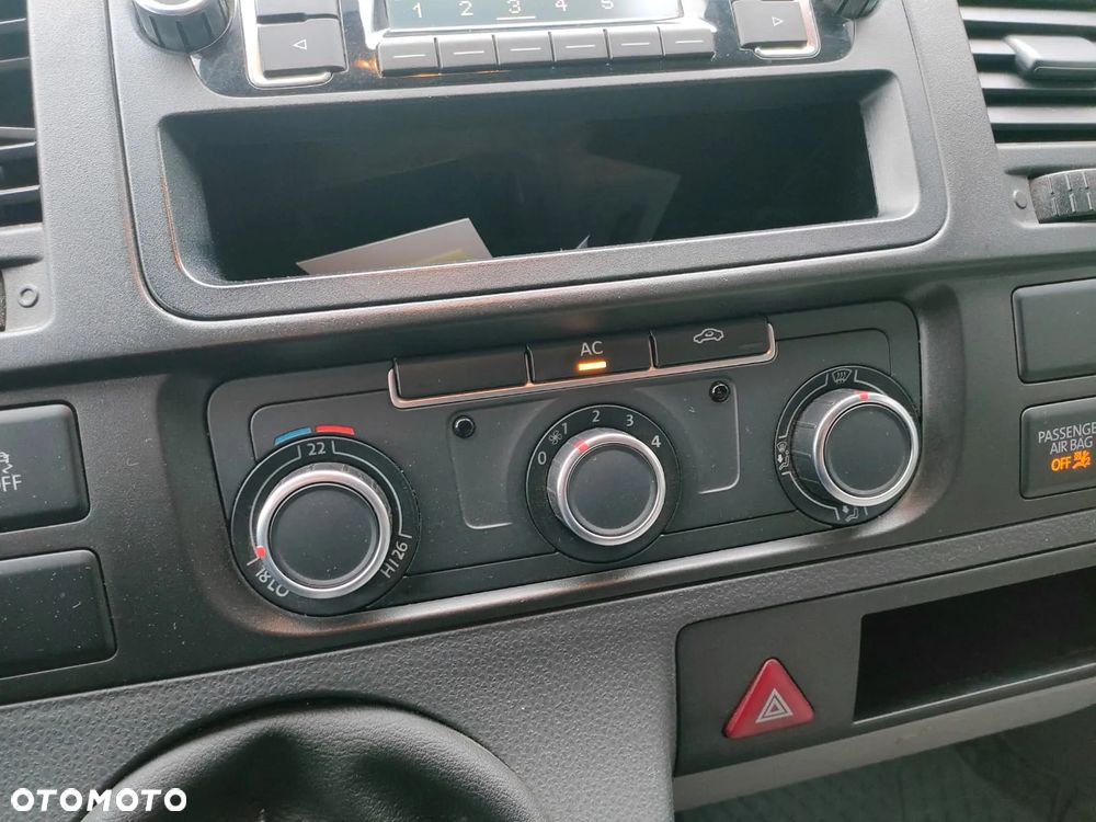 Volkswagen T5 BLASZAK - 20