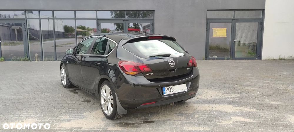 Opel Astra 1.7 CDTI DPF Cosmo - 10