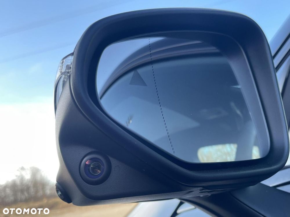 Mercedes-Benz CLA - 27