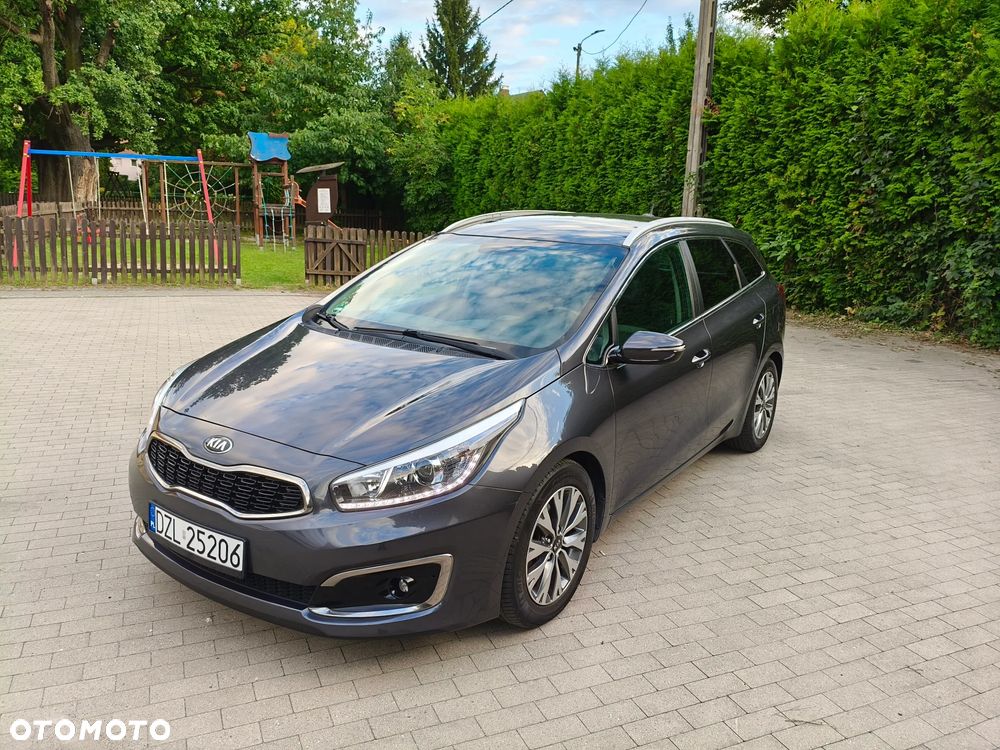 Kia Ceed 1.6 GDI Platinum Edition - 1