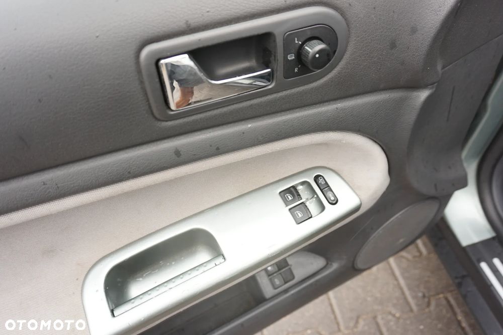 Volkswagen Passat 1.9 TDI Basis - 25