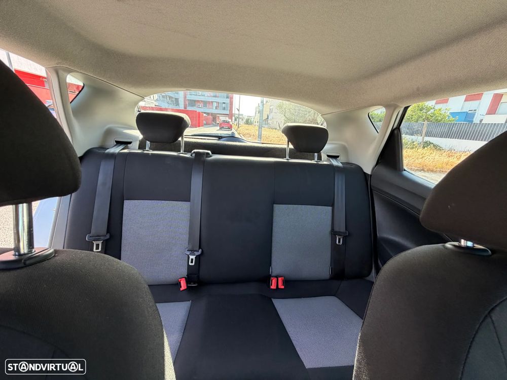 SEAT Ibiza 1.0 Reference - 11