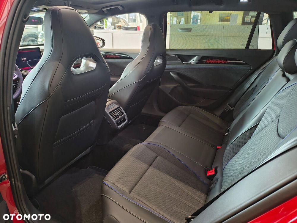 Volkswagen Passat - 12