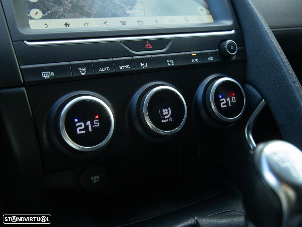 Jaguar E-Pace 2.0 i4D S - 27