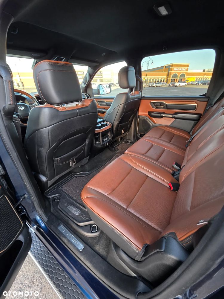 RAM 1500 Crew Cab Shortbed Longhorn - 25