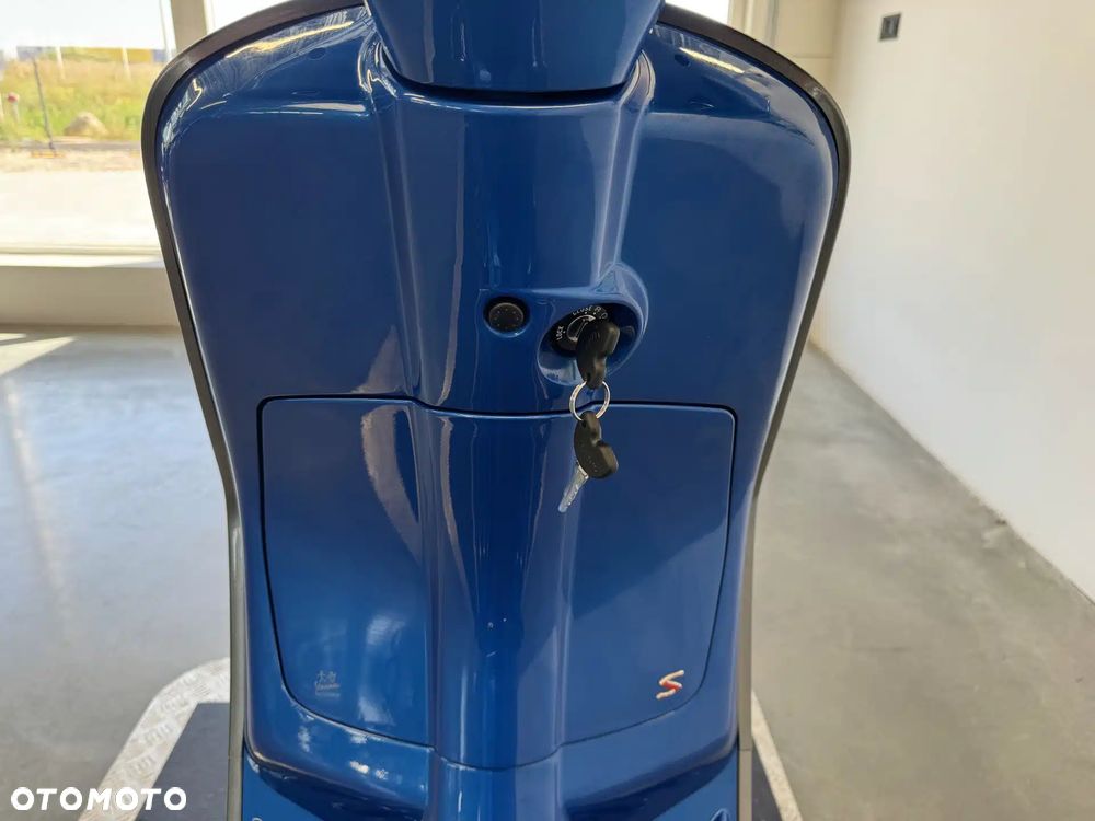 Piaggio Vespa - 26