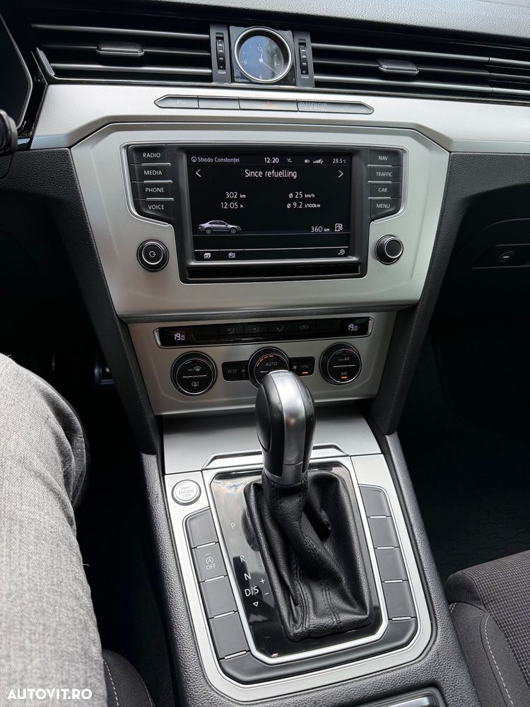Volkswagen Passat - 13