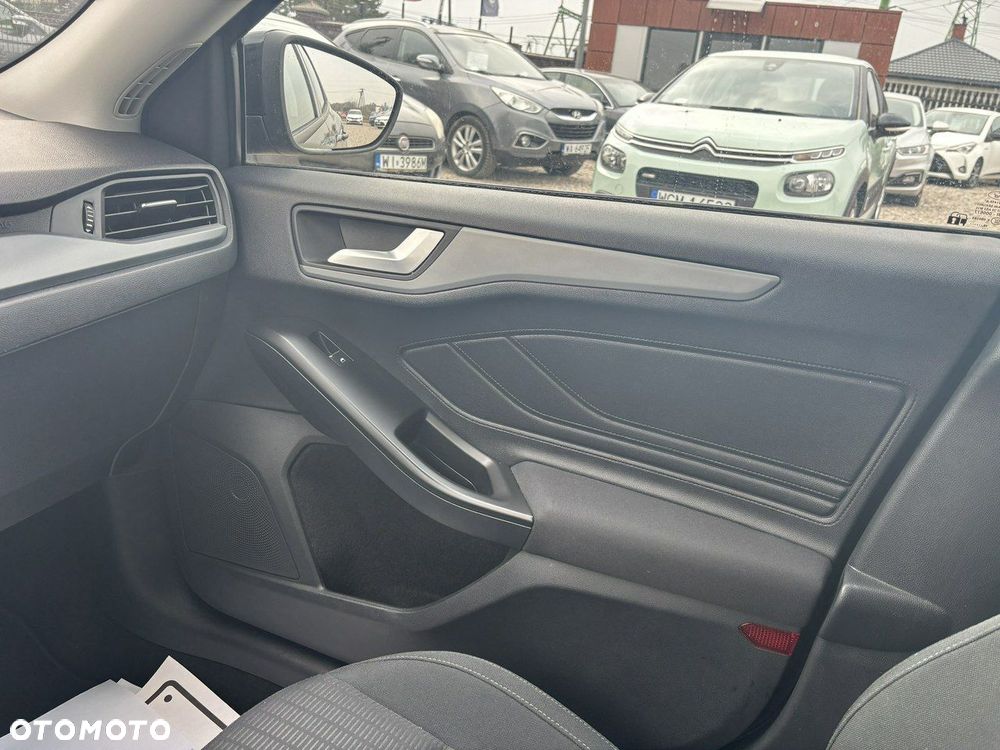 Ford Focus - 25