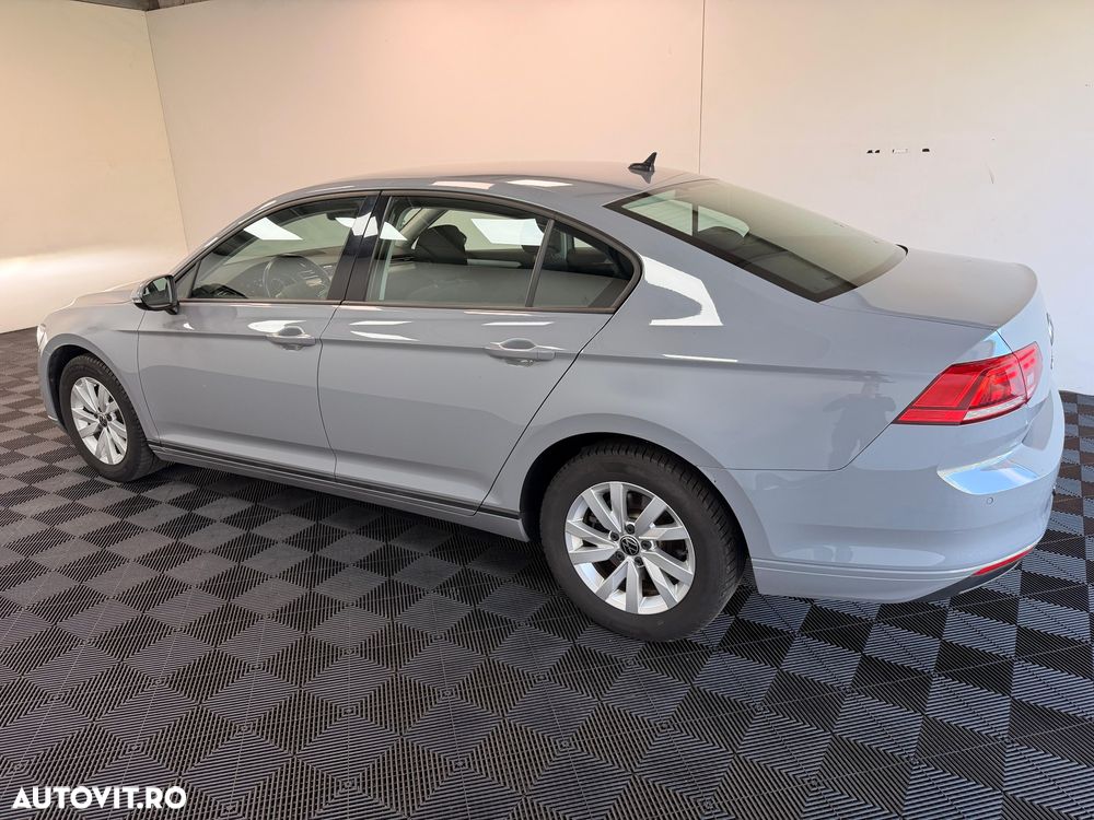 Volkswagen Passat 2.0 TDI DSG Comfortline - 17