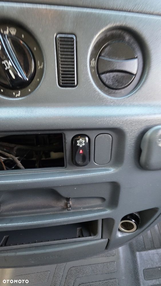 Mercedes-Benz Sprinter - 16