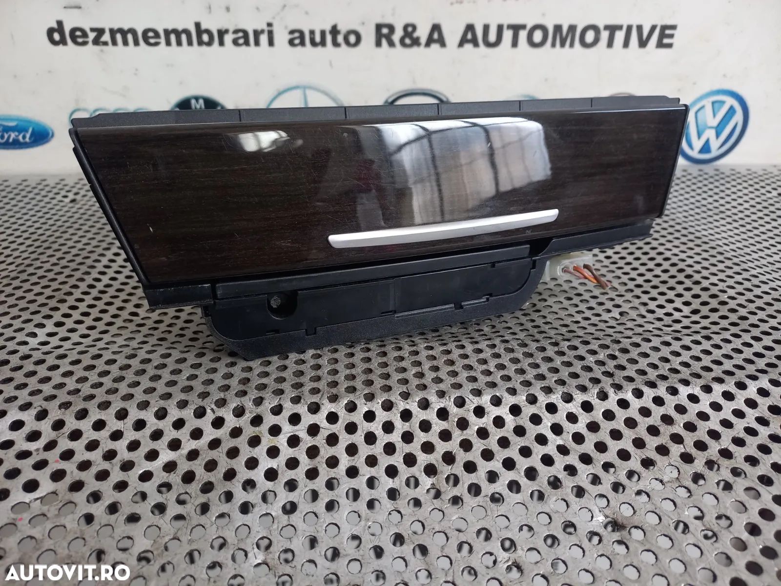 Scrumiera Bmw Seria 7 F01 F02 Scrumiera Lemn Mahon Bmw Seria 7 F01 F02 Volan Stanga Impecabila Dezm - 1