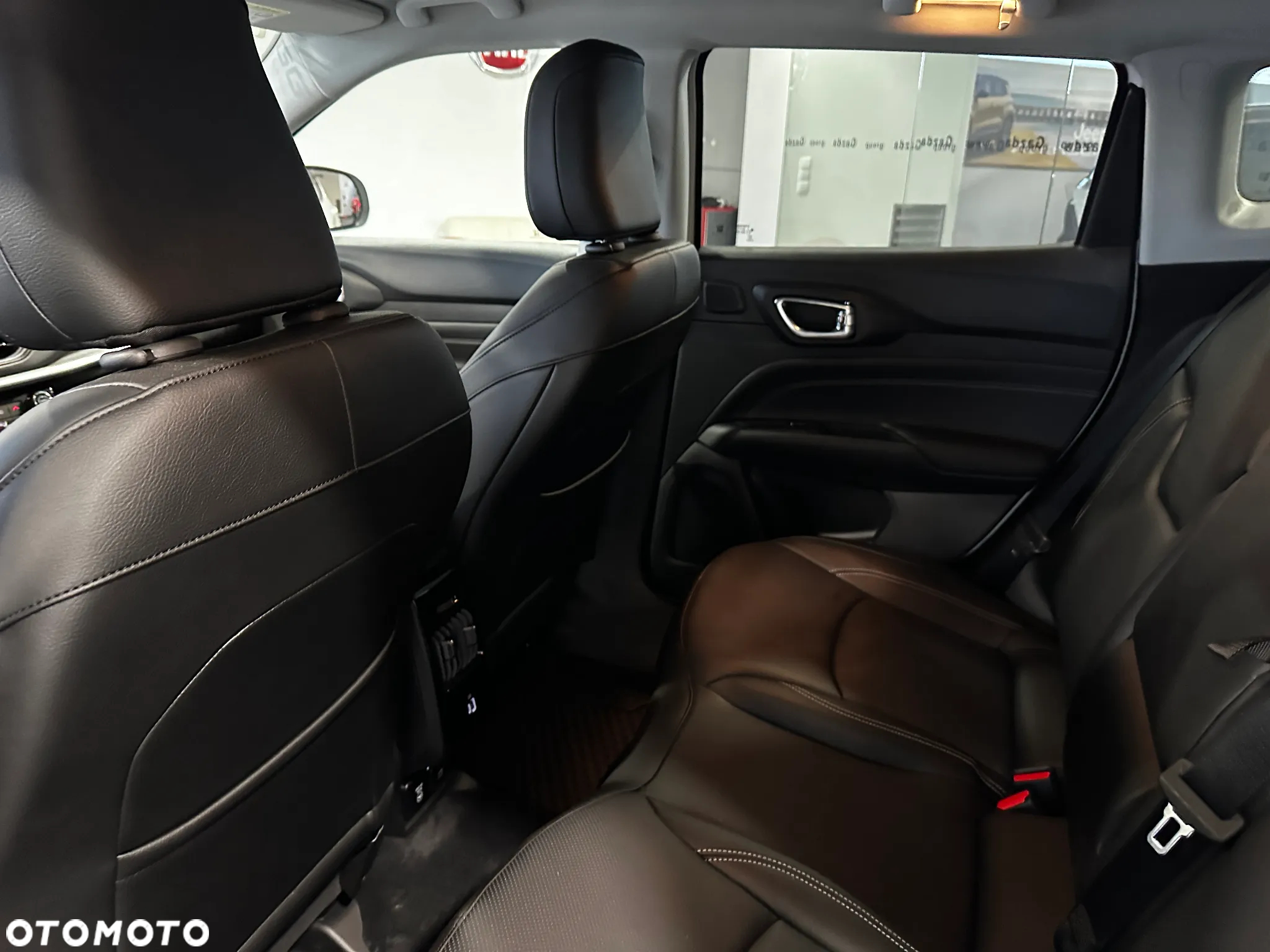 Jeep Compass - 14