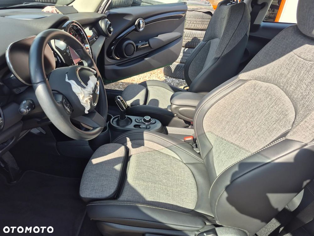 MINI Cooper S Essential Trim - 17