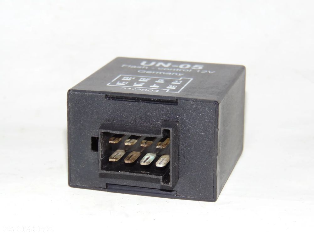 Moduł przekaźnik sterownik świateł haka holowniczego przyczepy UN-05 Flash Control VW Volkswagen Skoda Seat Audi Mercedes Volvo Opel Ford Toyota - 6