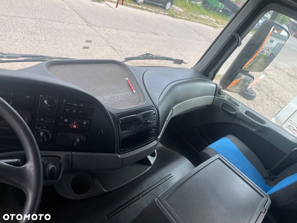 Mercedes-Benz Actros - 5