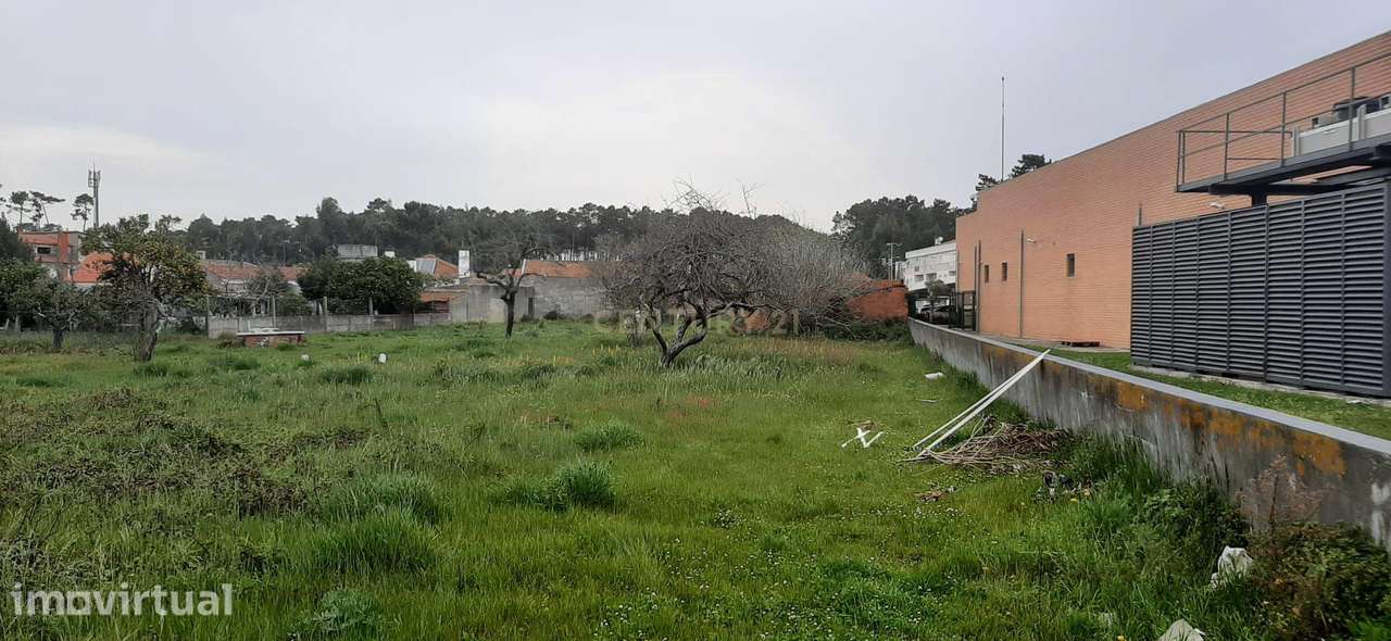 Terreno Rustico com 740 m2 perto Pingo Doce da Marinha Grande - Grande imagem: 2/3