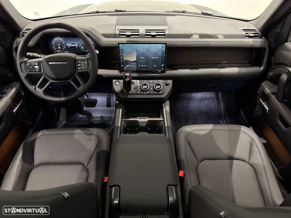 Land Rover Defender 2.0 P300e 110 AWD X-Dynamic SE - 12