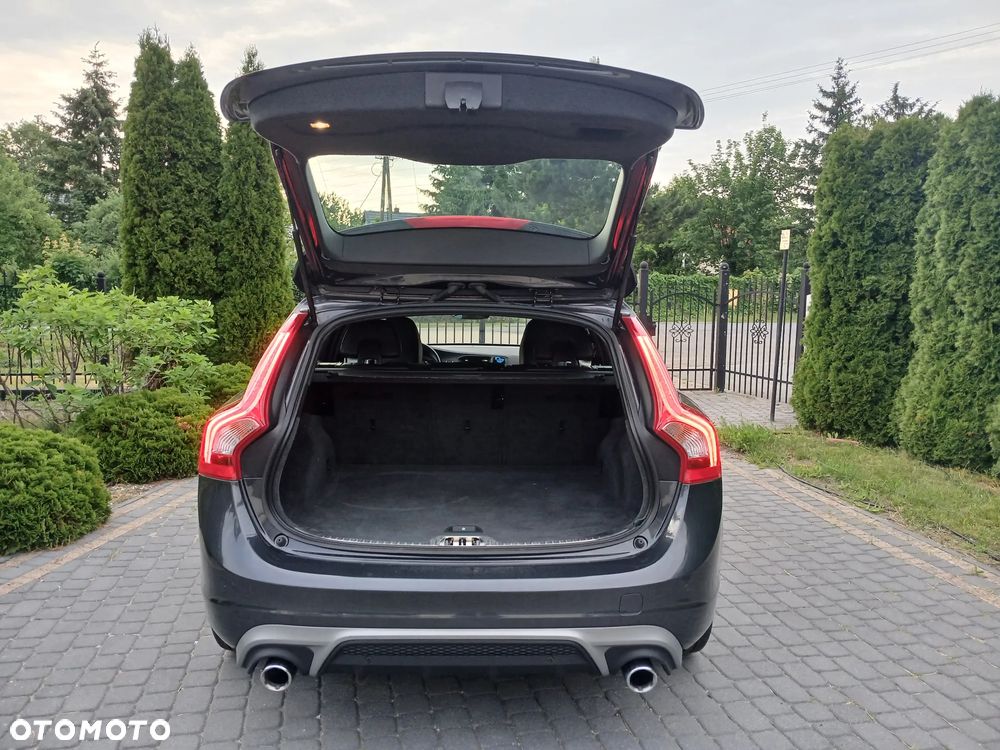 Volvo V60 D3 R-Design Momentum - 24