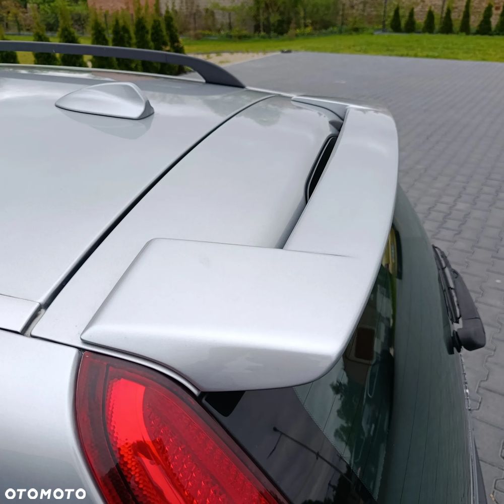 Volvo V50 2.0D R-Design Momentum - 16
