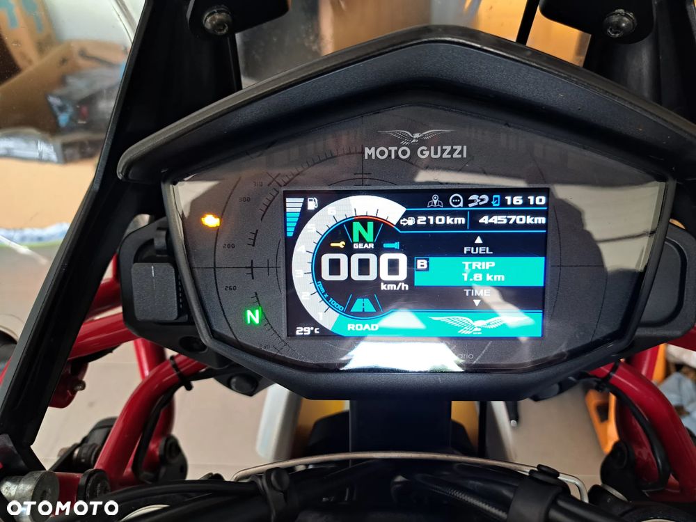 Moto Guzzi V85 - 18