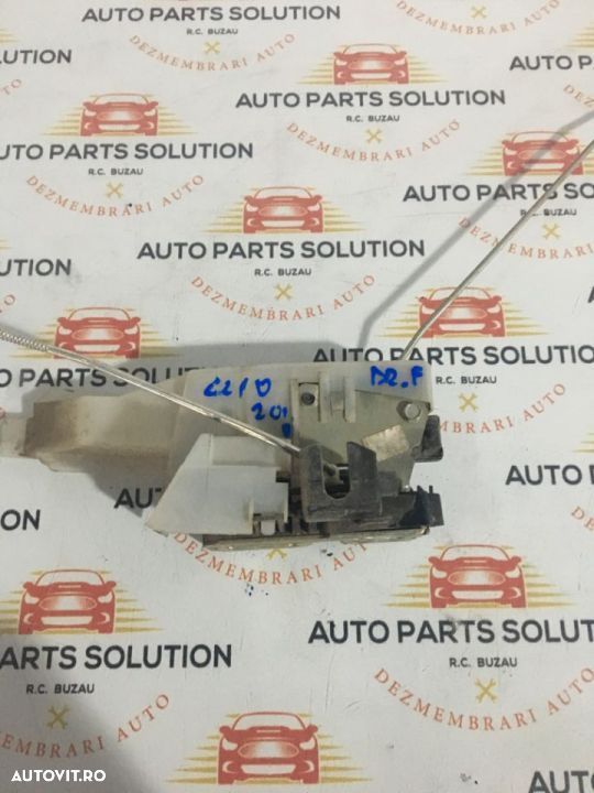 broasca usa dreapta Renault Symbol,an fabr 2010 - 1